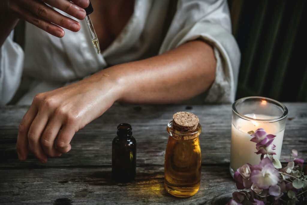 Immagine con olii per massaggi rilassanti